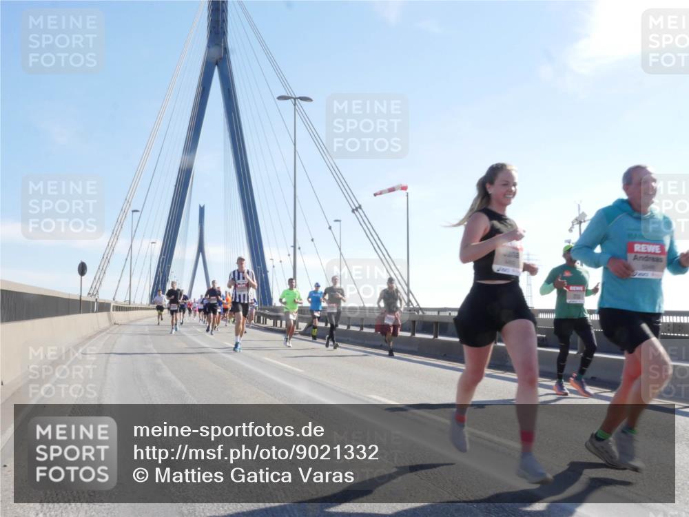 03.10.2025 - Köhlbrandbrückenlauf Matties Gatica Varas http://msf.ph/oto/9021332 03.10.2025 12:24:39 Position 1 5648, 189 meine-sportfotos.de