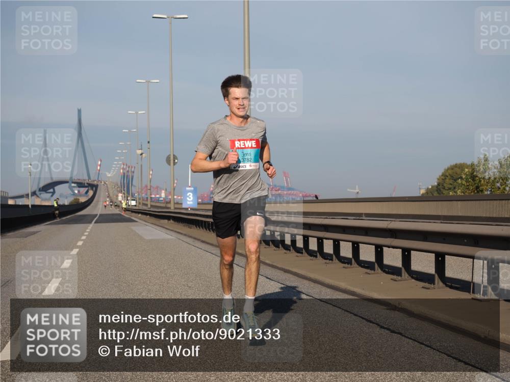 03.10.2025 - Köhlbrandbrückenlauf Fabian Wolf http://msf.ph/oto/9021333 03.10.2025 09:34:42 Position 3 3782, 3 meine-sportfotos.de