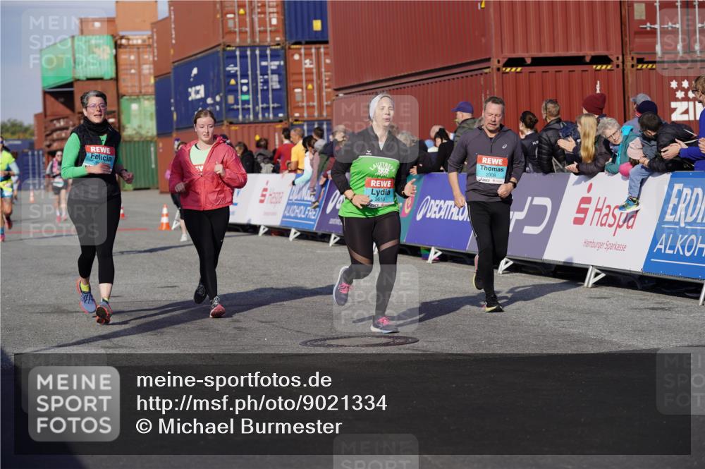 03.10.2025 - Köhlbrandbrückenlauf Michael Burmester http://msf.ph/oto/9021334 03.10.2025 10:22:36 Ziel 1452, 2028, 2049, 2099, 2308, 3582, 3583, 3619 meine-sportfotos.de