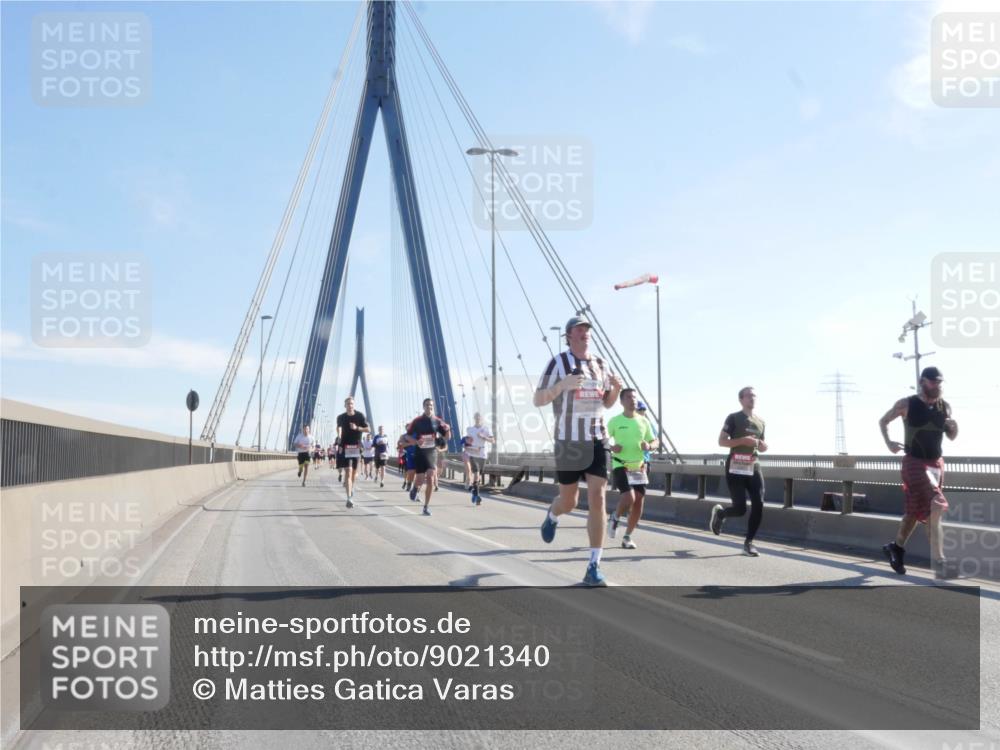 03.10.2025 - Köhlbrandbrückenlauf Matties Gatica Varas http://msf.ph/oto/9021340 03.10.2025 12:24:41 Position 1  meine-sportfotos.de