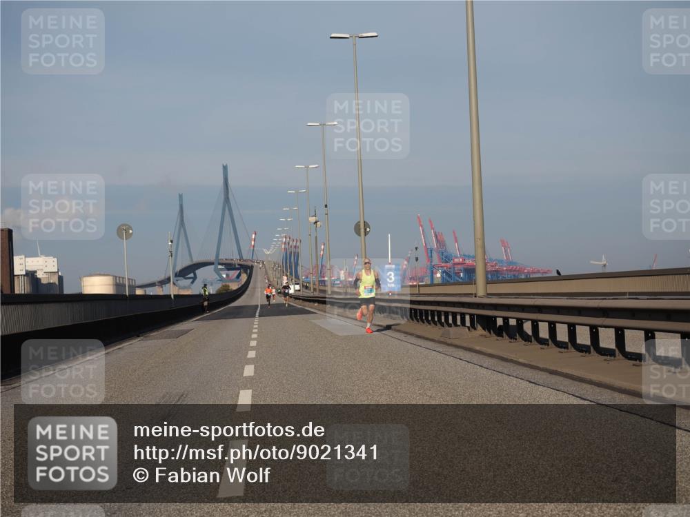 03.10.2025 - Köhlbrandbrückenlauf Fabian Wolf http://msf.ph/oto/9021341 03.10.2025 09:35:06 Position 3 3 meine-sportfotos.de