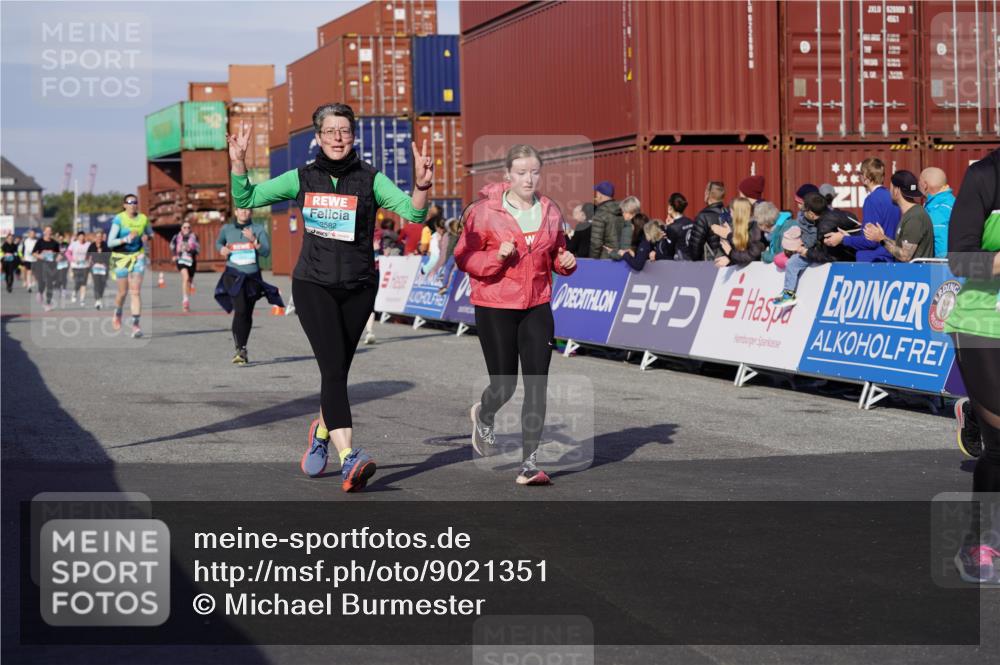 03.10.2025 - Köhlbrandbrückenlauf Michael Burmester http://msf.ph/oto/9021351 03.10.2025 10:22:37 Ziel 1452, 2028, 2049, 2099, 2308, 3582, 3583, 3619 meine-sportfotos.de
