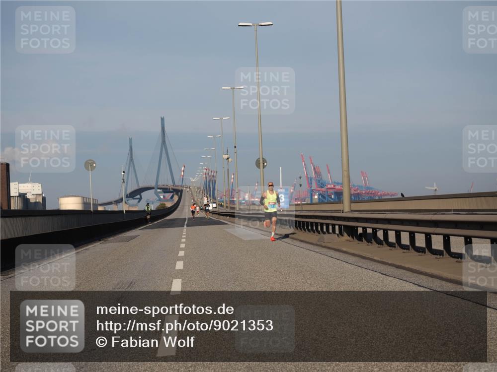 03.10.2025 - Köhlbrandbrückenlauf Fabian Wolf http://msf.ph/oto/9021353 03.10.2025 09:35:06 Position 3  meine-sportfotos.de