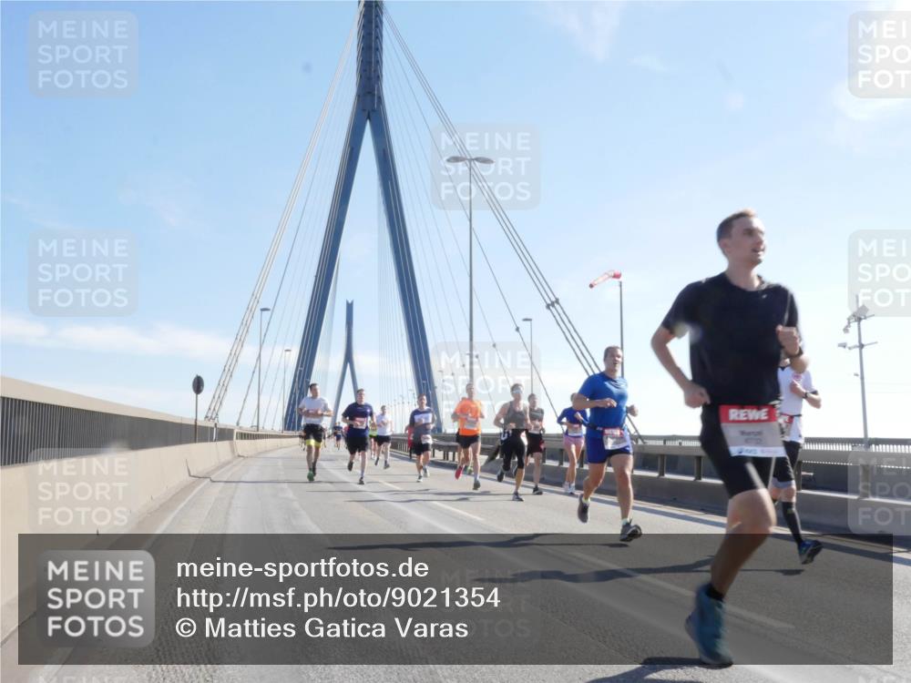 03.10.2025 - Köhlbrandbrückenlauf Matties Gatica Varas http://msf.ph/oto/9021354 03.10.2025 12:24:45 Position 1  meine-sportfotos.de