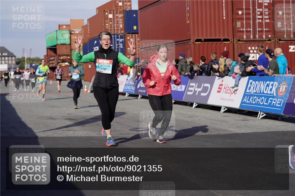 03.10.2025 - Köhlbrandbrückenlauf Michael Burmester http://msf.ph/oto/9021355 03.10.2025 10:22:37 Ziel 1452, 2028, 2049, 2099, 2308, 3582, 3583, 3619 meine-sportfotos.de