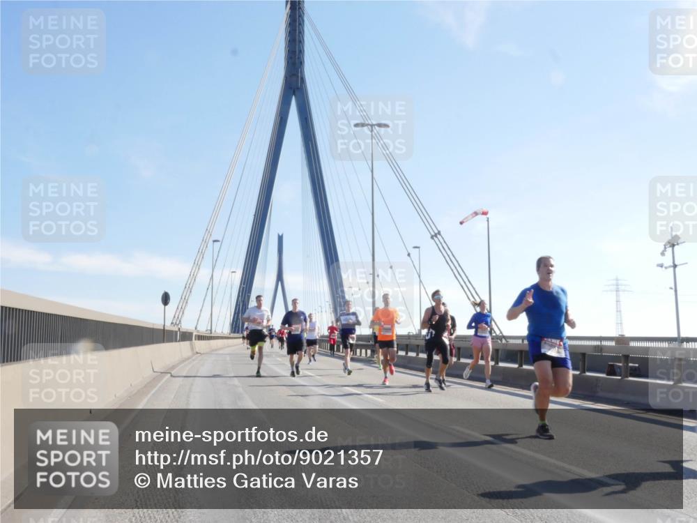 03.10.2025 - Köhlbrandbrückenlauf Matties Gatica Varas http://msf.ph/oto/9021357 03.10.2025 12:24:45 Position 1  meine-sportfotos.de