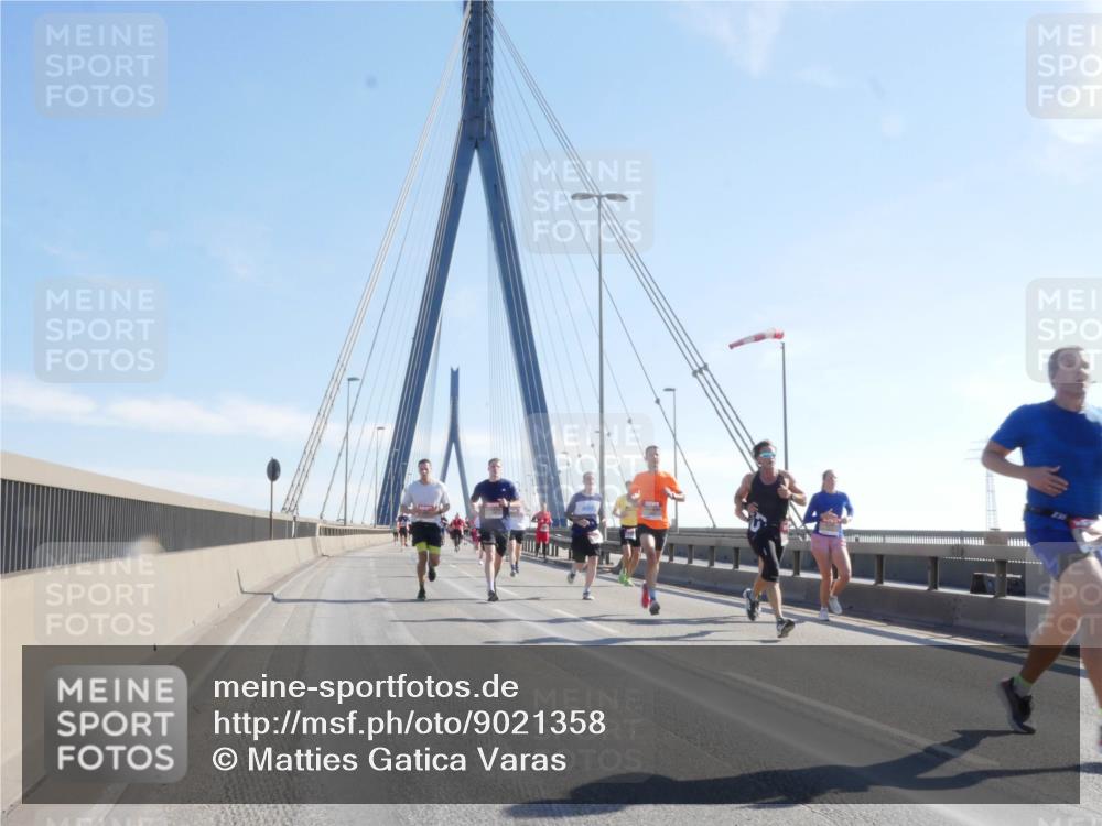 03.10.2025 - Köhlbrandbrückenlauf Matties Gatica Varas http://msf.ph/oto/9021358 03.10.2025 12:24:46 Position 1  meine-sportfotos.de