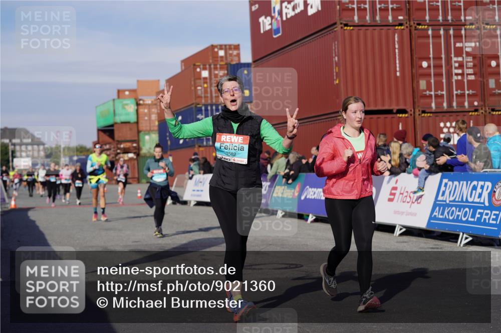03.10.2025 - Köhlbrandbrückenlauf Michael Burmester http://msf.ph/oto/9021360 03.10.2025 10:22:38 Ziel 1452, 2028, 2049, 2099, 2308, 3582, 3583, 3619 meine-sportfotos.de
