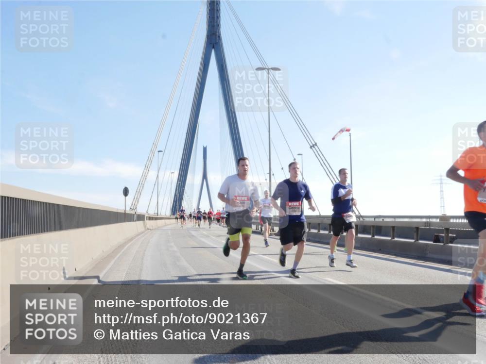 03.10.2025 - Köhlbrandbrückenlauf Matties Gatica Varas http://msf.ph/oto/9021367 03.10.2025 12:24:48 Position 1  meine-sportfotos.de