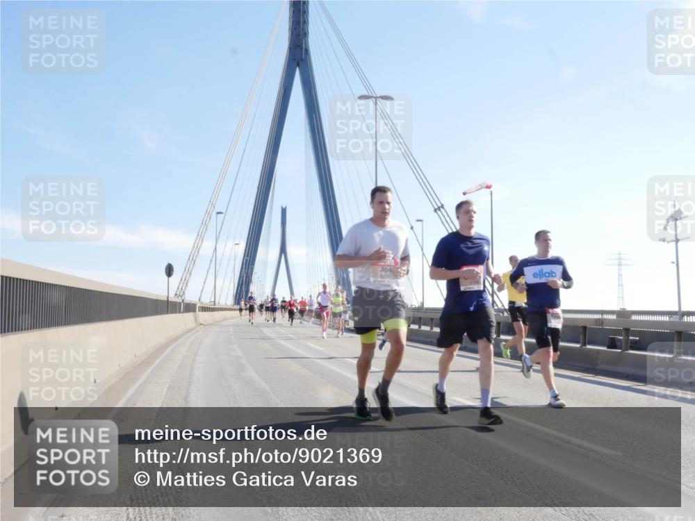 03.10.2025 - Köhlbrandbrückenlauf Matties Gatica Varas http://msf.ph/oto/9021369 03.10.2025 12:24:48 Position 1 4199 meine-sportfotos.de