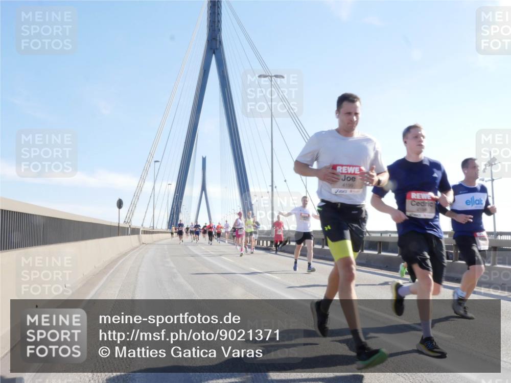 03.10.2025 - Köhlbrandbrückenlauf Matties Gatica Varas http://msf.ph/oto/9021371 03.10.2025 12:24:49 Position 1 4199 meine-sportfotos.de