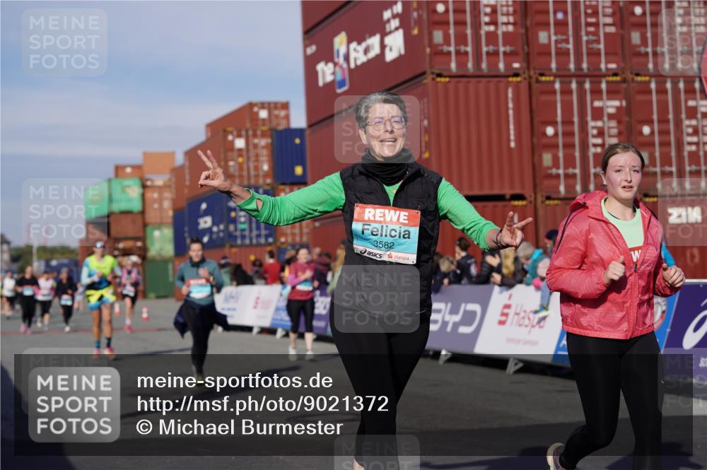 03.10.2025 - Köhlbrandbrückenlauf Michael Burmester http://msf.ph/oto/9021372 03.10.2025 10:22:39 Ziel 1452, 2028, 2049, 2099, 2308, 3322, 3582, 3583, 3619 meine-sportfotos.de