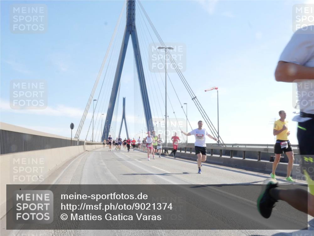 03.10.2025 - Köhlbrandbrückenlauf Matties Gatica Varas http://msf.ph/oto/9021374 03.10.2025 12:24:49 Position 1  meine-sportfotos.de