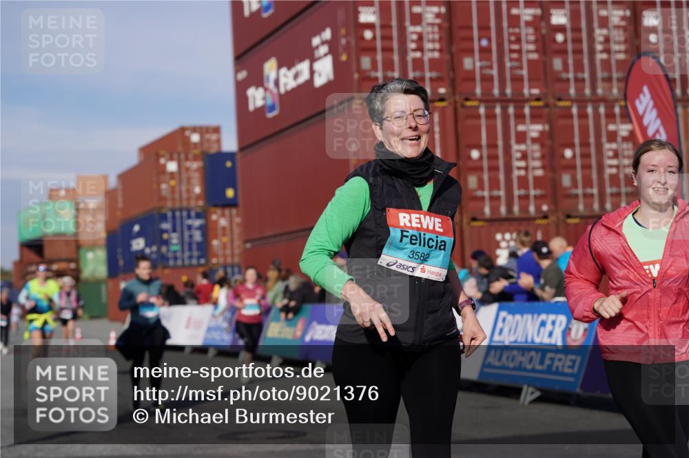 03.10.2025 - Köhlbrandbrückenlauf Michael Burmester http://msf.ph/oto/9021376 03.10.2025 10:22:39 Ziel 1452, 2028, 2049, 2099, 2308, 3322, 3582, 3583, 3619 meine-sportfotos.de