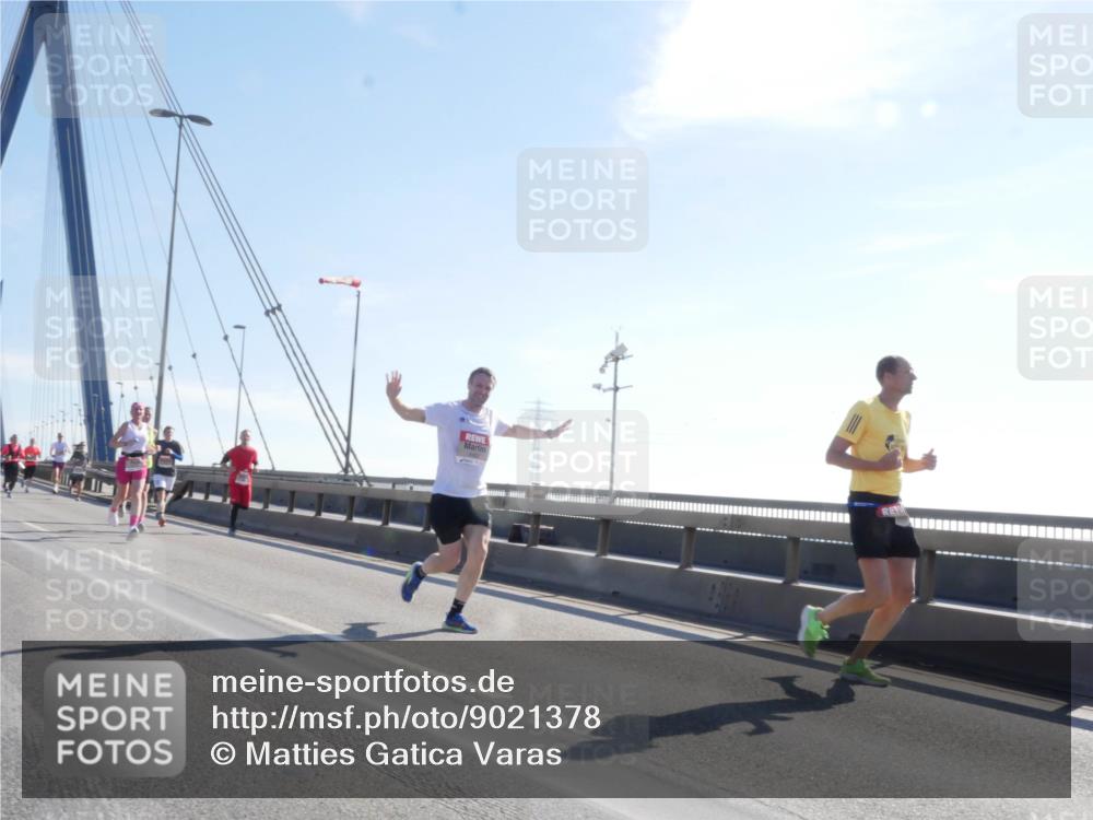 03.10.2025 - Köhlbrandbrückenlauf Matties Gatica Varas http://msf.ph/oto/9021378 03.10.2025 12:24:50 Position 1  meine-sportfotos.de
