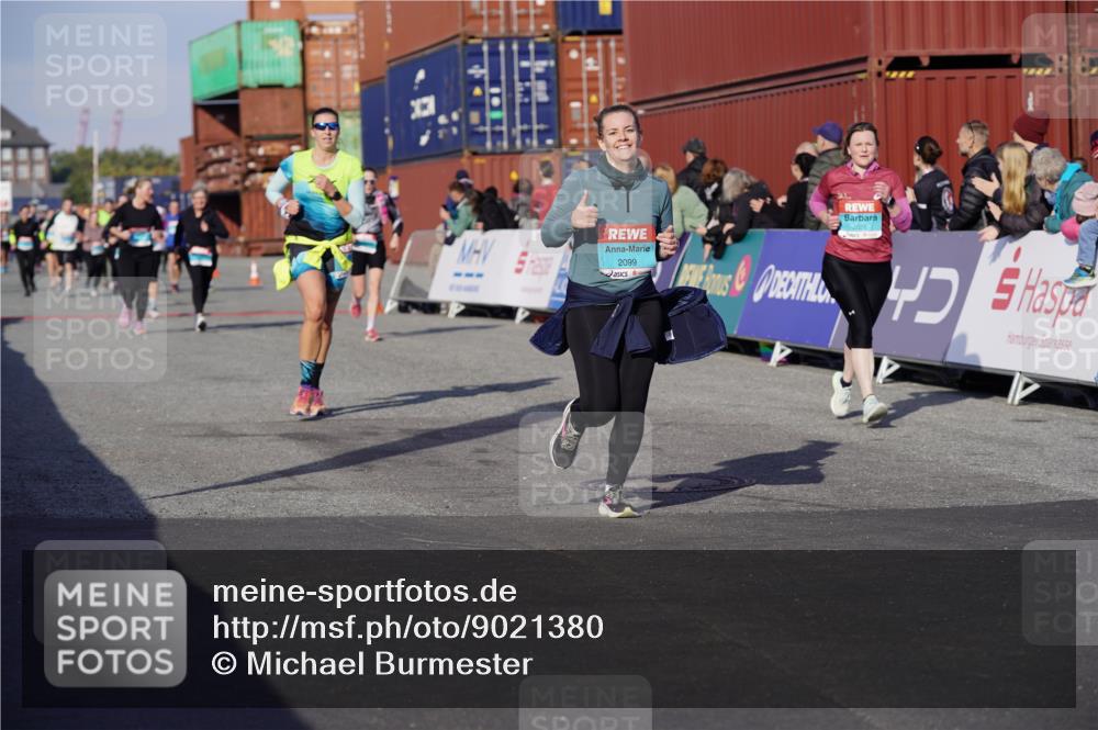 03.10.2025 - Köhlbrandbrückenlauf Michael Burmester http://msf.ph/oto/9021380 03.10.2025 10:22:41 Ziel 1452, 1934, 2028, 2099, 2308, 2682, 3322, 3574, 3582, 3583, 3619 meine-sportfotos.de