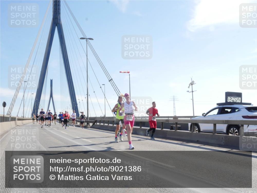 03.10.2025 - Köhlbrandbrückenlauf Matties Gatica Varas http://msf.ph/oto/9021386 03.10.2025 12:24:52 Position 1 0, 24, 50 meine-sportfotos.de