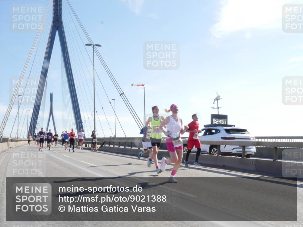 03.10.2025 - Köhlbrandbrückenlauf Matties Gatica Varas http://msf.ph/oto/9021388 03.10.2025 12:24:53 Position 1 0, 24, 5 meine-sportfotos.de