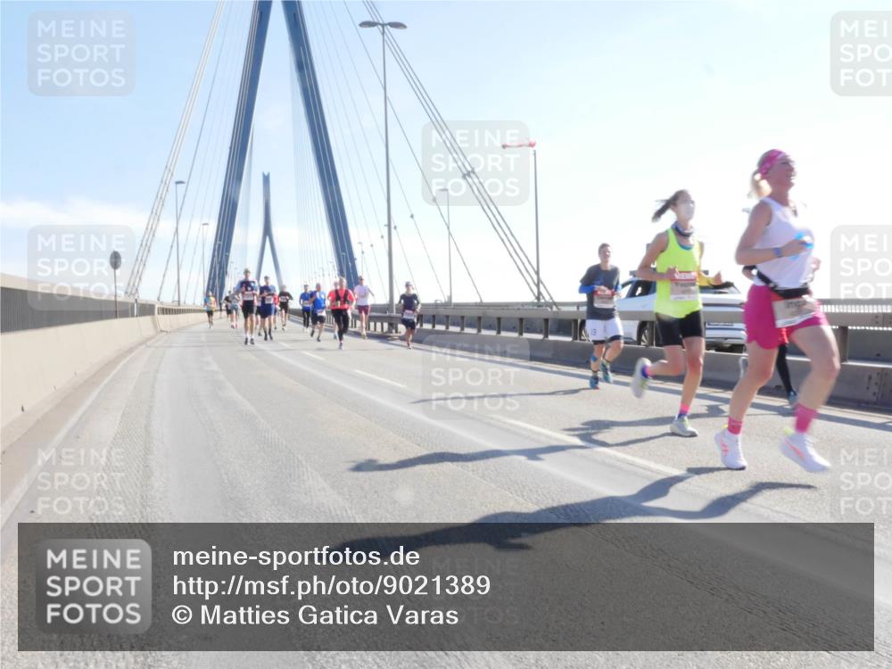 03.10.2025 - Köhlbrandbrückenlauf Matties Gatica Varas http://msf.ph/oto/9021389 03.10.2025 12:24:53 Position 1  meine-sportfotos.de