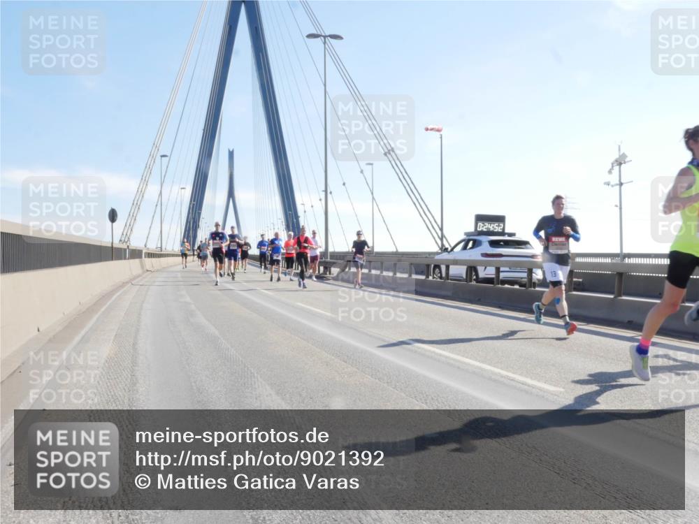 03.10.2025 - Köhlbrandbrückenlauf Matties Gatica Varas http://msf.ph/oto/9021392 03.10.2025 12:24:54 Position 1 0, 24, 52, 13 meine-sportfotos.de