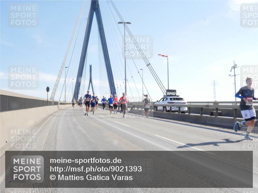 03.10.2025 - Köhlbrandbrückenlauf Matties Gatica Varas http://msf.ph/oto/9021393 03.10.2025 12:24:54 Position 1 0, 24, 52, 13 meine-sportfotos.de