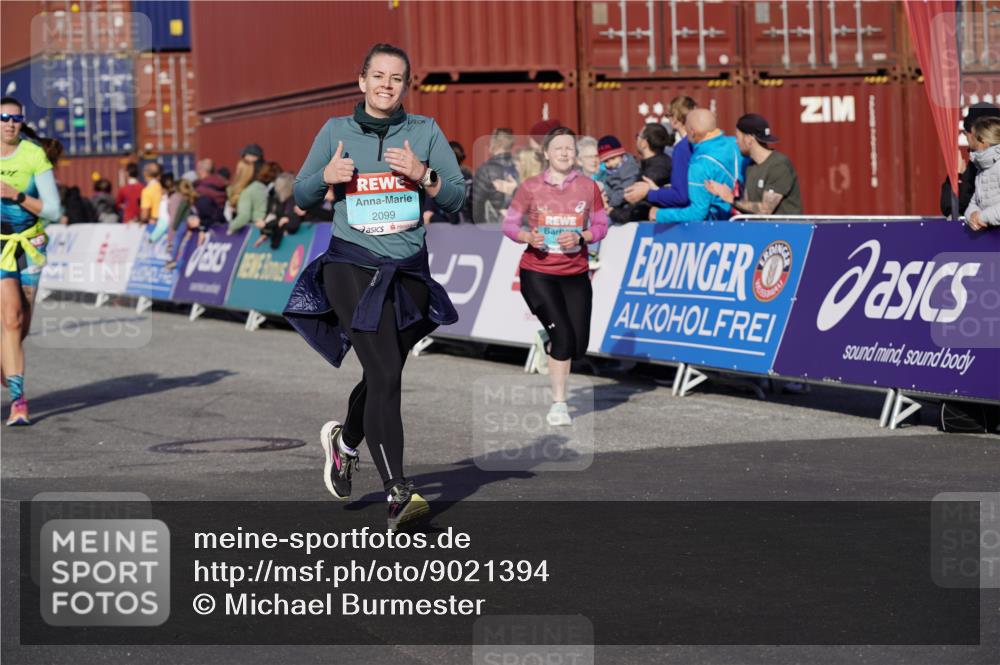 03.10.2025 - Köhlbrandbrückenlauf Michael Burmester http://msf.ph/oto/9021394 03.10.2025 10:22:42 Ziel 1452, 1934, 2028, 2099, 2682, 3322, 3574, 3619 meine-sportfotos.de