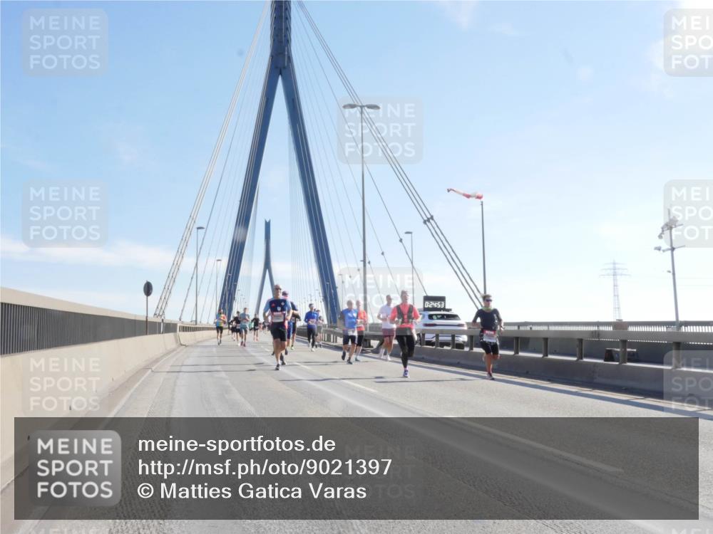 03.10.2025 - Köhlbrandbrückenlauf Matties Gatica Varas http://msf.ph/oto/9021397 03.10.2025 12:24:55 Position 1 2, 0 meine-sportfotos.de