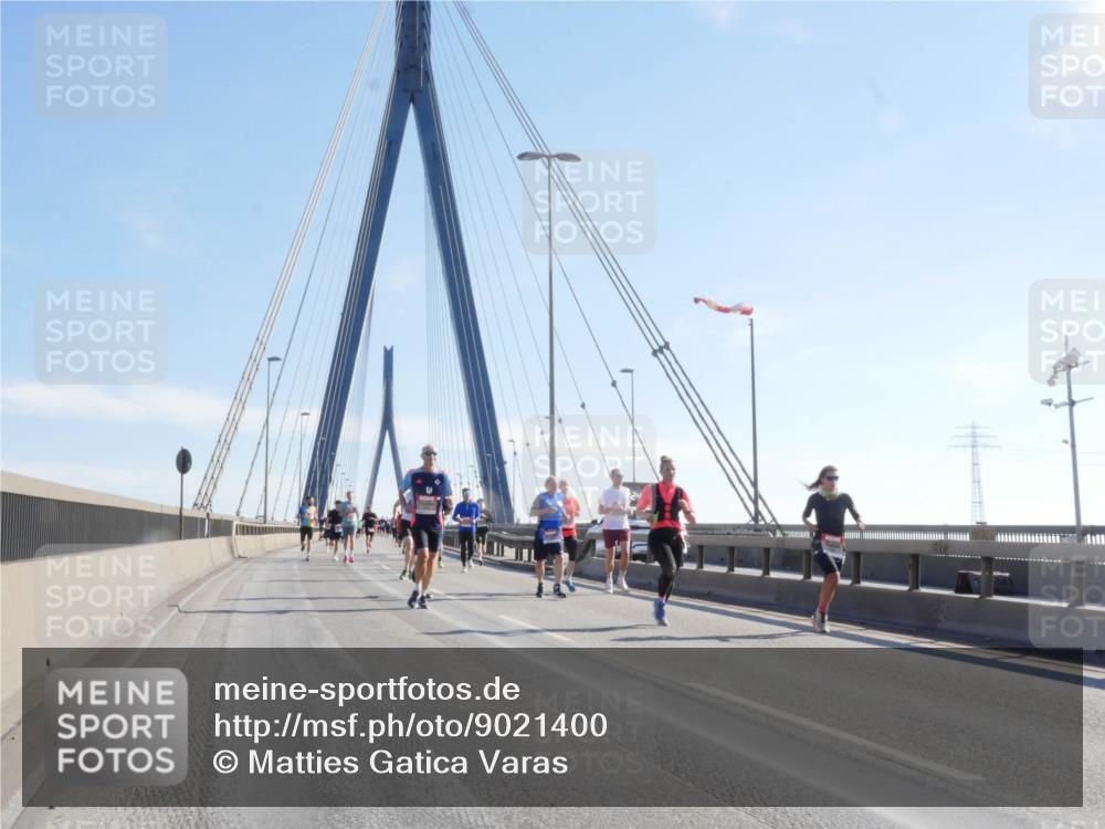 03.10.2025 - Köhlbrandbrückenlauf Matties Gatica Varas http://msf.ph/oto/9021400 03.10.2025 12:24:56 Position 1  meine-sportfotos.de