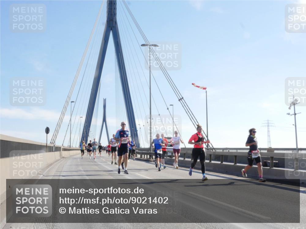 03.10.2025 - Köhlbrandbrückenlauf Matties Gatica Varas http://msf.ph/oto/9021402 03.10.2025 12:24:56 Position 1  meine-sportfotos.de