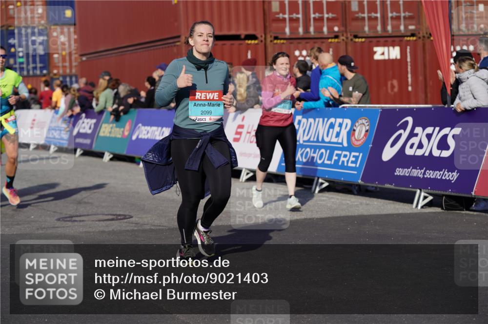 03.10.2025 - Köhlbrandbrückenlauf Michael Burmester http://msf.ph/oto/9021403 03.10.2025 10:22:42 Ziel 1452, 1934, 2028, 2099, 2682, 3322, 3574, 3619 meine-sportfotos.de