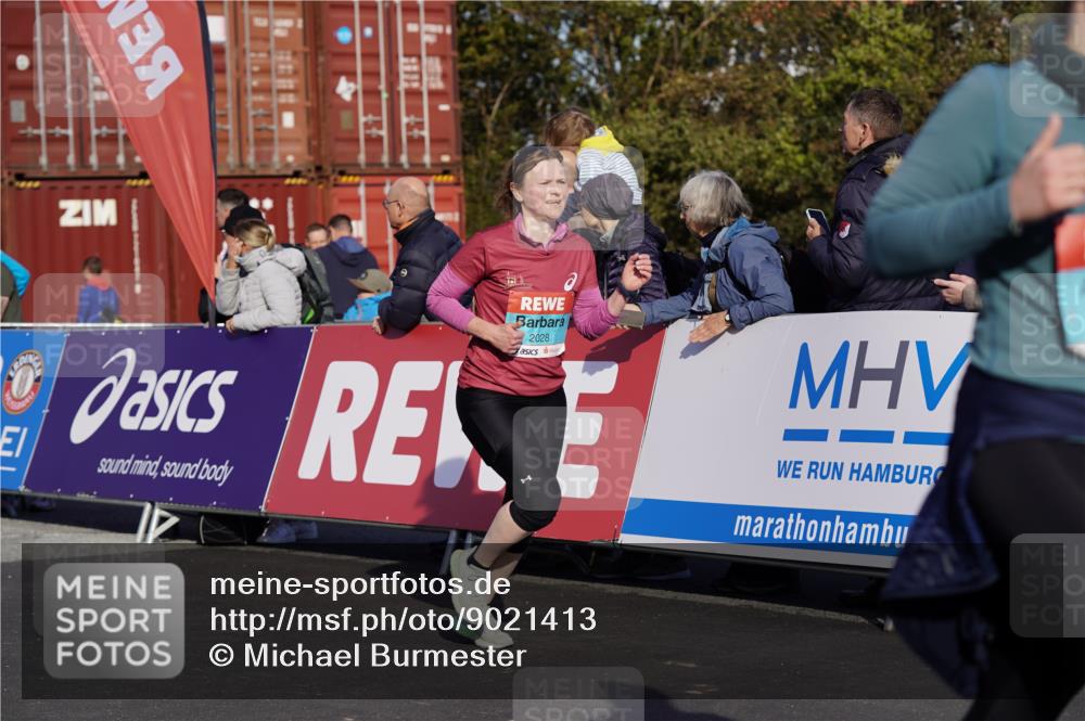 03.10.2025 - Köhlbrandbrückenlauf Michael Burmester http://msf.ph/oto/9021413 03.10.2025 10:22:44 Ziel 1452, 1934, 2028, 2031, 2099, 2682, 3322, 3574 meine-sportfotos.de