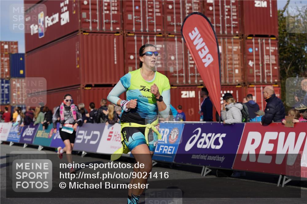 03.10.2025 - Köhlbrandbrückenlauf Michael Burmester http://msf.ph/oto/9021416 03.10.2025 10:22:45 Ziel 1452, 1934, 2028, 2031, 2099, 2682, 3322, 3574 meine-sportfotos.de