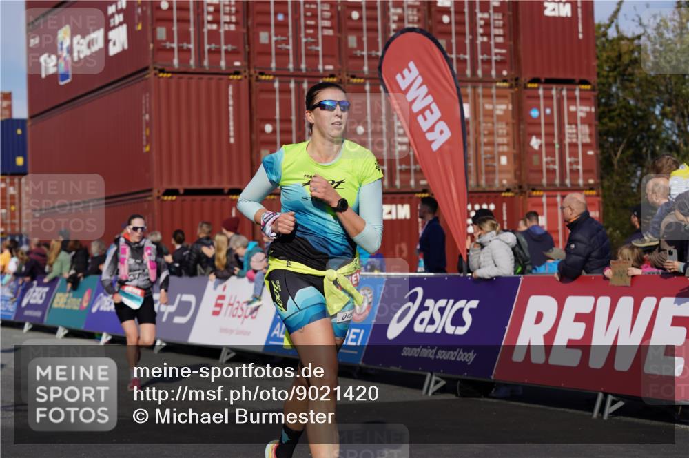03.10.2025 - Köhlbrandbrückenlauf Michael Burmester http://msf.ph/oto/9021420 03.10.2025 10:22:45 Ziel 1452, 1934, 2028, 2031, 2099, 2682, 3322, 3574 meine-sportfotos.de