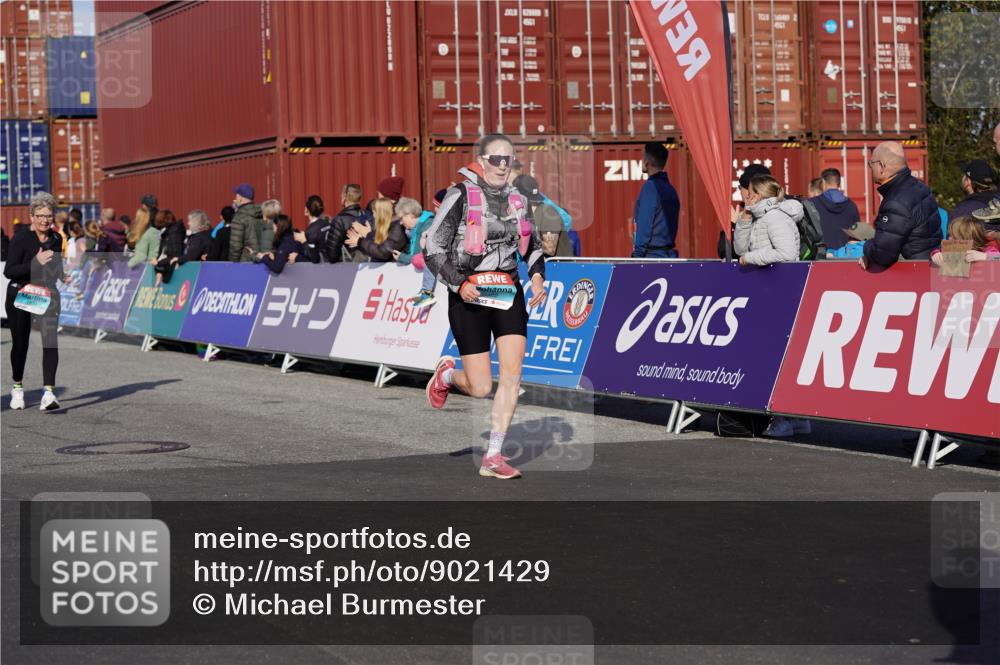 03.10.2025 - Köhlbrandbrückenlauf Michael Burmester http://msf.ph/oto/9021429 03.10.2025 10:22:46 Ziel 1452, 1934, 2028, 2031, 2682, 3322, 3574 meine-sportfotos.de