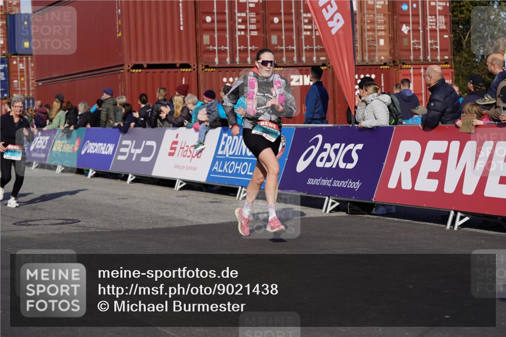 03.10.2025 - Köhlbrandbrückenlauf Michael Burmester http://msf.ph/oto/9021438 03.10.2025 10:22:46 Ziel 1452, 1934, 2028, 2031, 2682, 3322, 3574 meine-sportfotos.de