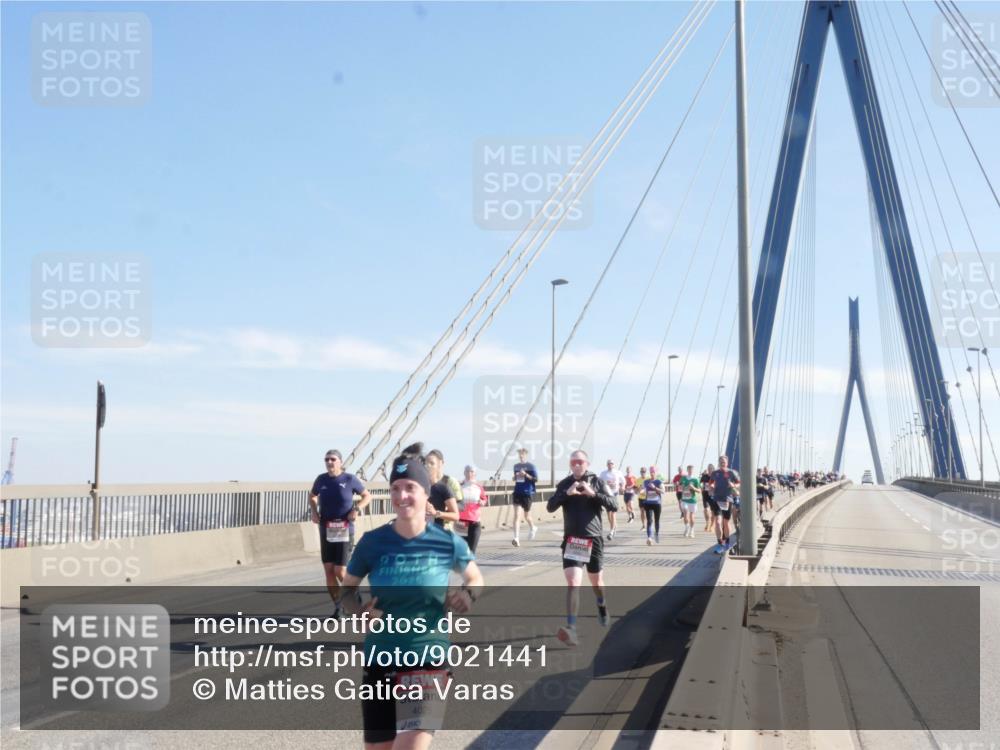 03.10.2025 - Köhlbrandbrückenlauf Matties Gatica Varas http://msf.ph/oto/9021441 03.10.2025 12:25:20 Position 1 2625, 4025 meine-sportfotos.de