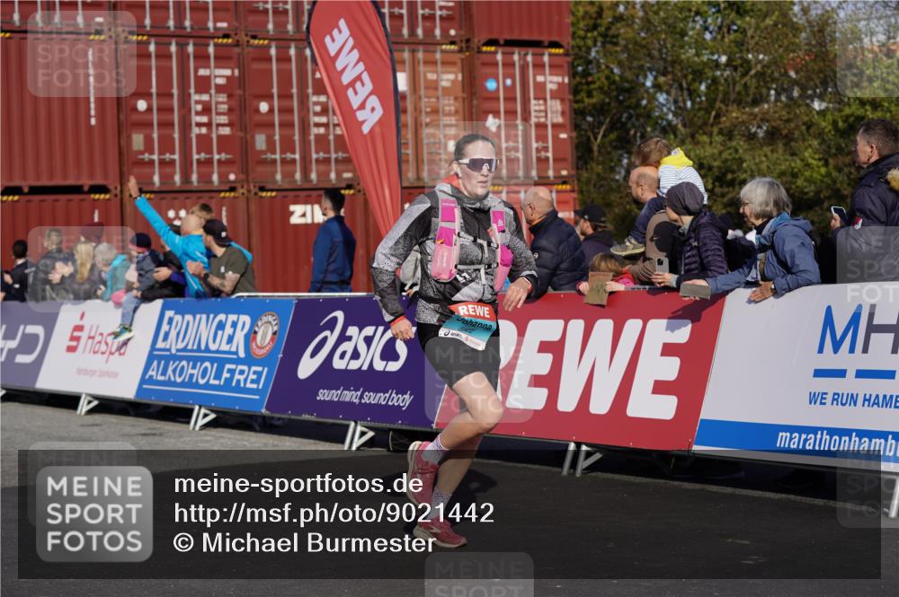 03.10.2025 - Köhlbrandbrückenlauf Michael Burmester http://msf.ph/oto/9021442 03.10.2025 10:22:46 Ziel 1452, 1934, 2028, 2031, 2682, 3322, 3574 meine-sportfotos.de