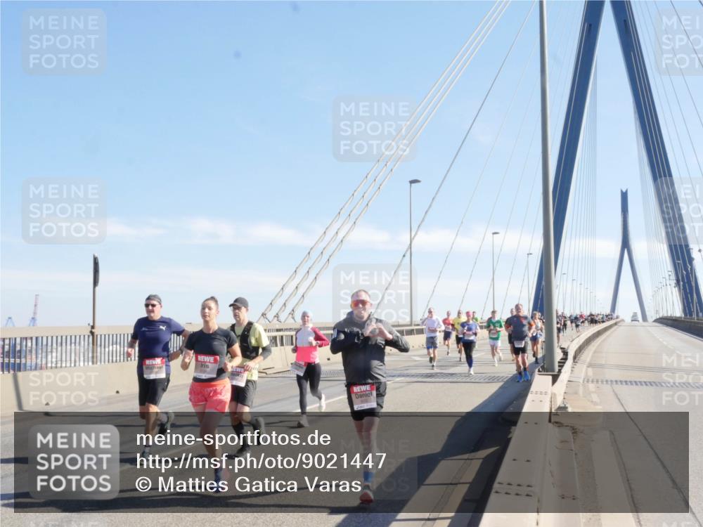 03.10.2025 - Köhlbrandbrückenlauf Matties Gatica Varas http://msf.ph/oto/9021447 03.10.2025 12:25:21 Position 1 158, 2222 meine-sportfotos.de