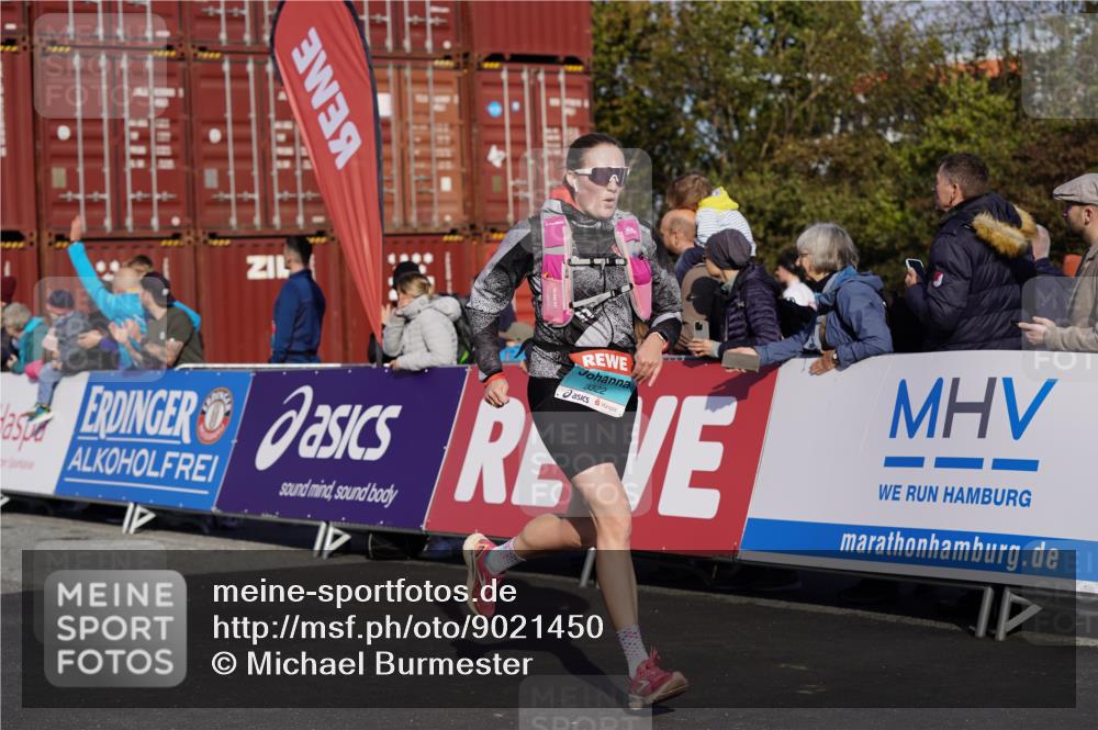 03.10.2025 - Köhlbrandbrückenlauf Michael Burmester http://msf.ph/oto/9021450 03.10.2025 10:22:47 Ziel 1320, 1452, 1934, 2028, 2031, 2682, 2690, 2861, 2862, 3322, 3574 meine-sportfotos.de