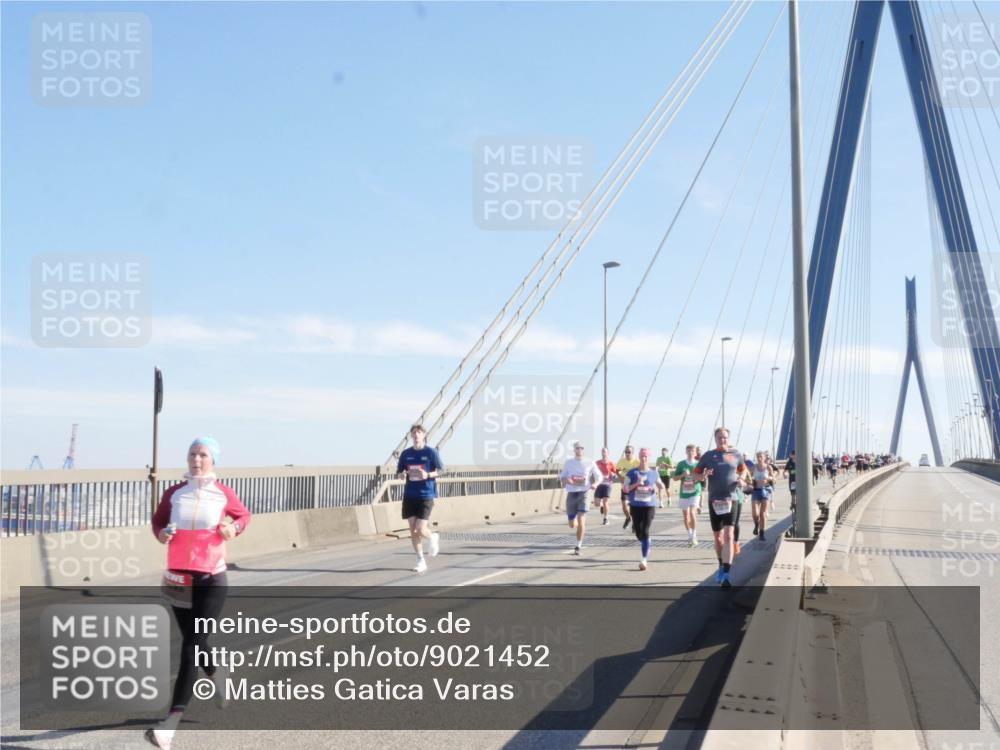03.10.2025 - Köhlbrandbrückenlauf Matties Gatica Varas http://msf.ph/oto/9021452 03.10.2025 12:25:23 Position 1  meine-sportfotos.de