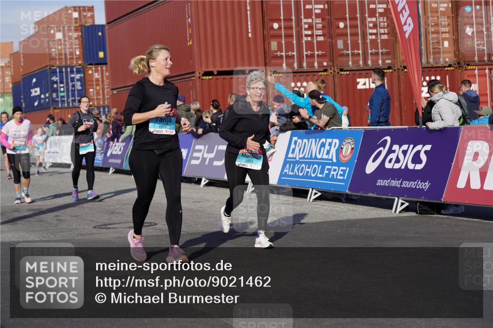 03.10.2025 - Köhlbrandbrückenlauf Michael Burmester http://msf.ph/oto/9021462 03.10.2025 10:22:48 Ziel 1320, 1934, 2031, 2087, 2682, 2690, 2861, 2862, 3322, 3480, 3574 meine-sportfotos.de