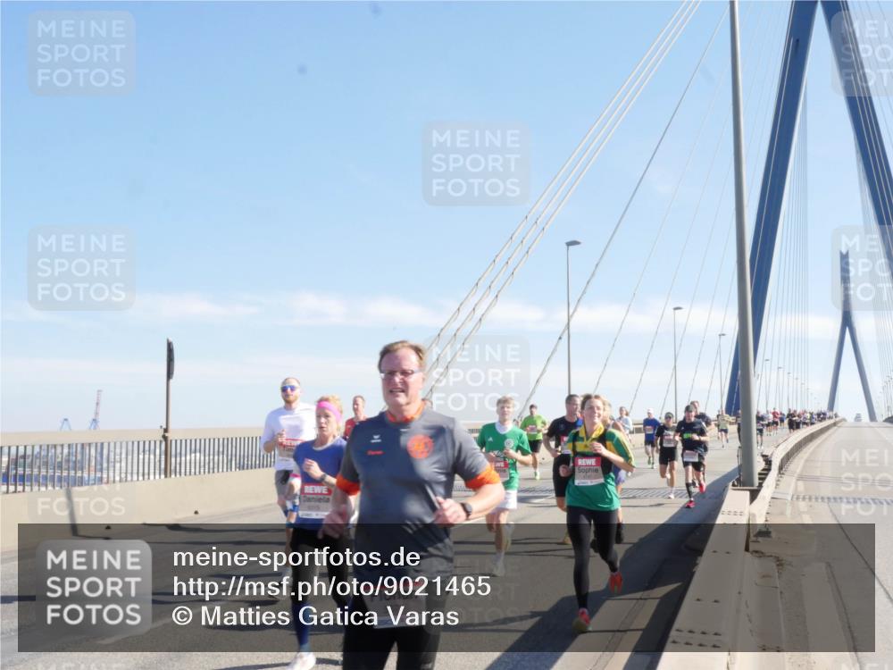 03.10.2025 - Köhlbrandbrückenlauf Matties Gatica Varas http://msf.ph/oto/9021465 03.10.2025 12:25:26 Position 1 567, 2513 meine-sportfotos.de