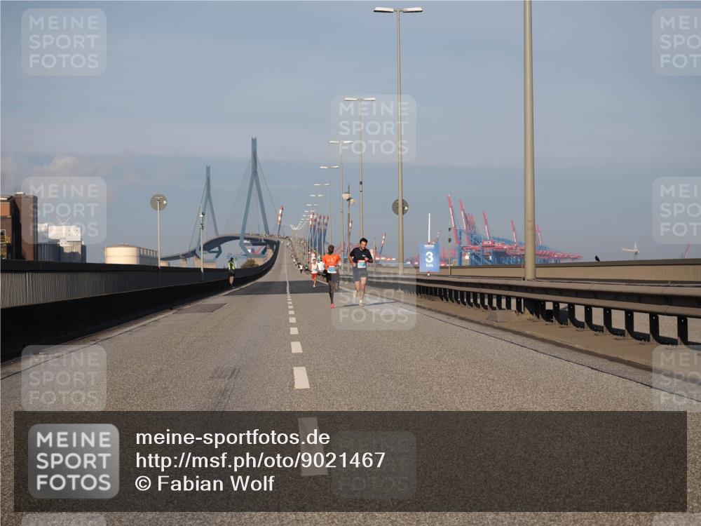 03.10.2025 - Köhlbrandbrückenlauf Fabian Wolf http://msf.ph/oto/9021467 03.10.2025 09:35:23 Position 3 3 meine-sportfotos.de