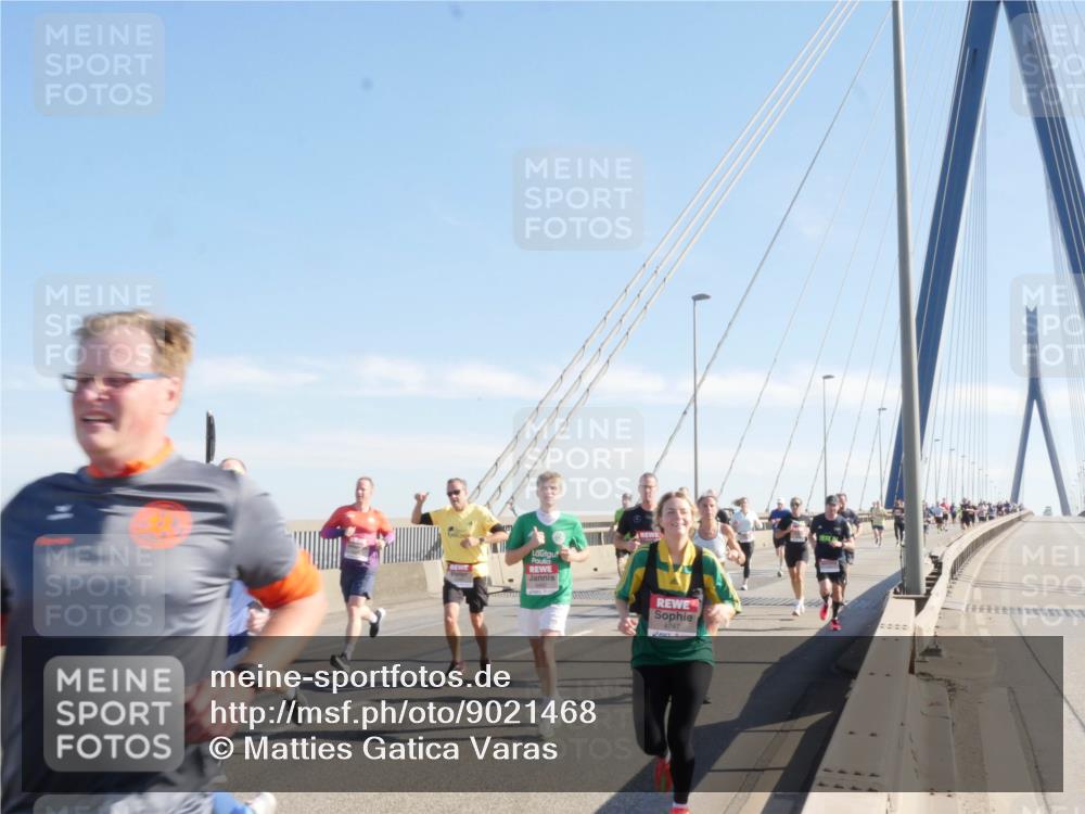 03.10.2025 - Köhlbrandbrückenlauf Matties Gatica Varas http://msf.ph/oto/9021468 03.10.2025 12:25:26 Position 1 4747 meine-sportfotos.de