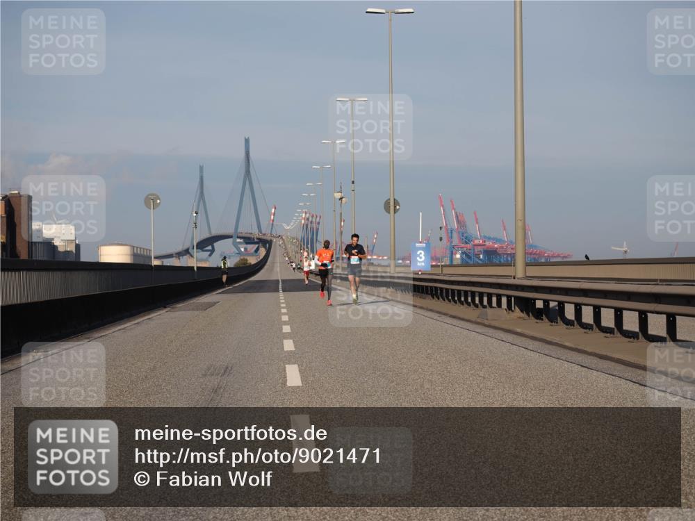 03.10.2025 - Köhlbrandbrückenlauf Fabian Wolf http://msf.ph/oto/9021471 03.10.2025 09:35:23 Position 3 3 meine-sportfotos.de