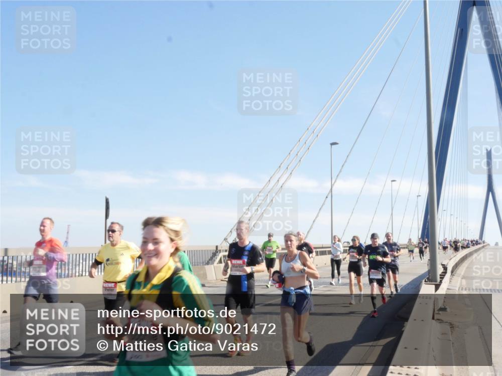 03.10.2025 - Köhlbrandbrückenlauf Matties Gatica Varas http://msf.ph/oto/9021472 03.10.2025 12:25:27 Position 1  meine-sportfotos.de