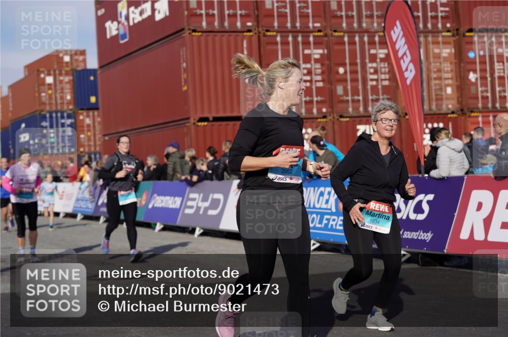 03.10.2025 - Köhlbrandbrückenlauf Michael Burmester http://msf.ph/oto/9021473 03.10.2025 10:22:49 Ziel 1320, 1484, 1751, 1934, 2031, 2087, 2682, 2690, 2861, 2862, 3322, 3480, 3574 meine-sportfotos.de