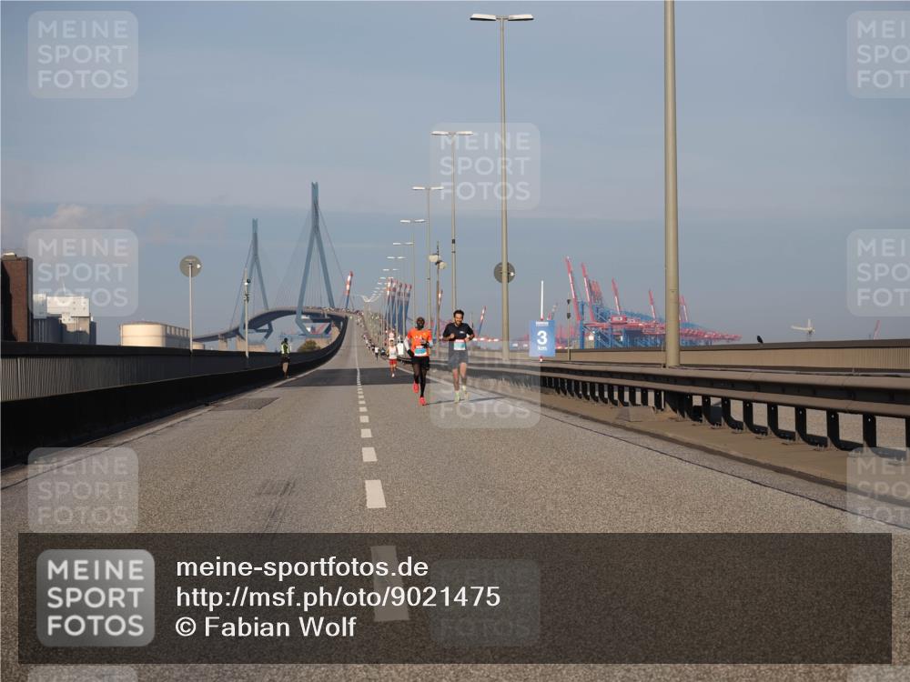 03.10.2025 - Köhlbrandbrückenlauf Fabian Wolf http://msf.ph/oto/9021475 03.10.2025 09:35:23 Position 3  meine-sportfotos.de