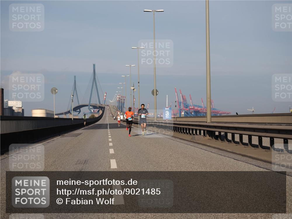 03.10.2025 - Köhlbrandbrückenlauf Fabian Wolf http://msf.ph/oto/9021485 03.10.2025 09:35:24 Position 3  meine-sportfotos.de