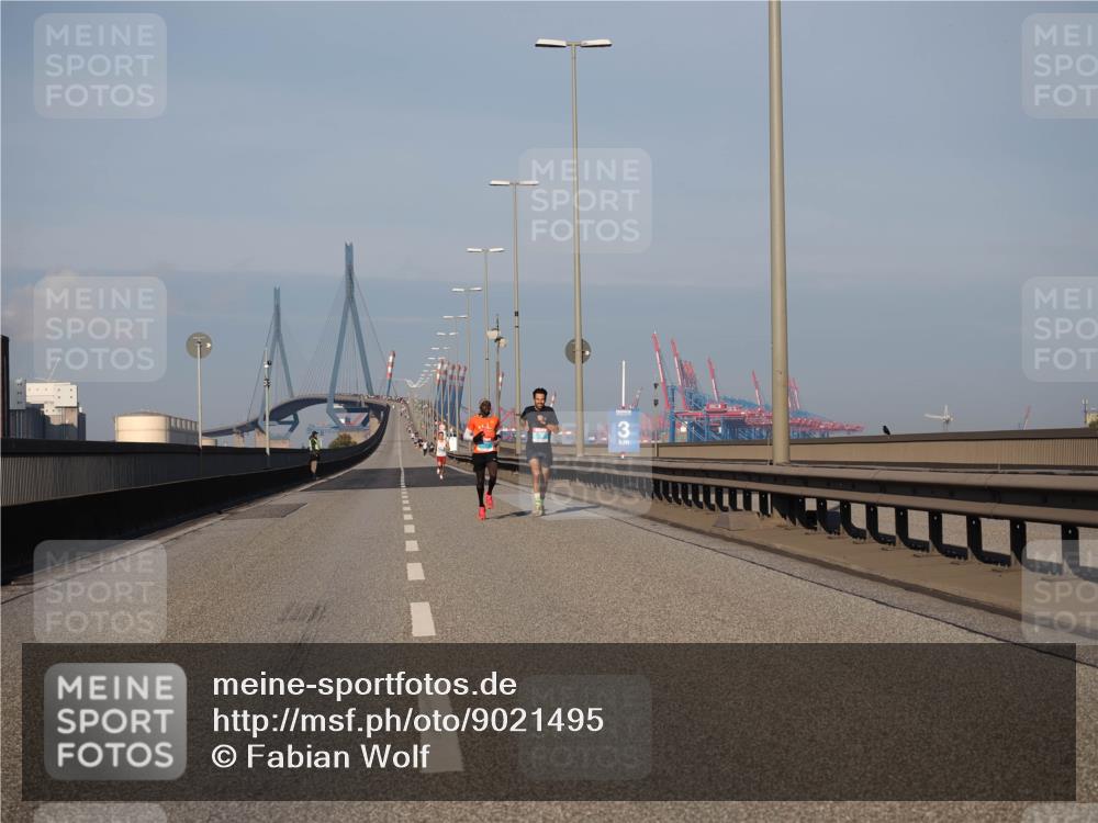 03.10.2025 - Köhlbrandbrückenlauf Fabian Wolf http://msf.ph/oto/9021495 03.10.2025 09:35:24 Position 3 3 meine-sportfotos.de